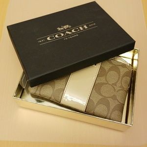 Coach Corner Zip Wristlet